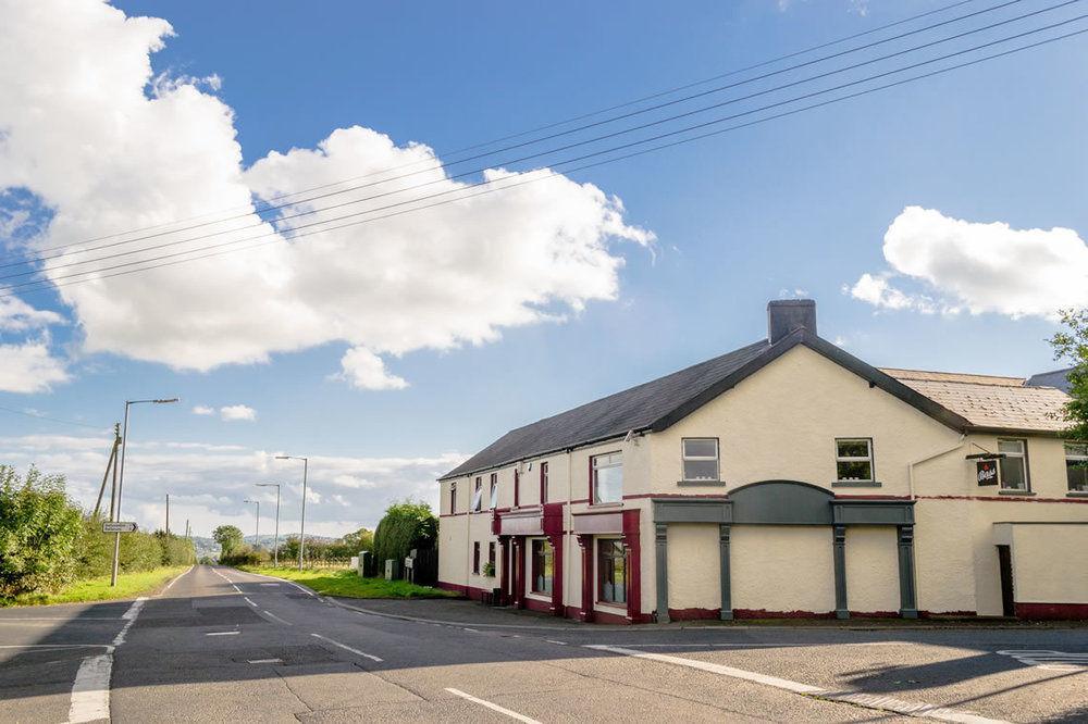 5 Corners Guest Inn Ballyclare Esterno foto