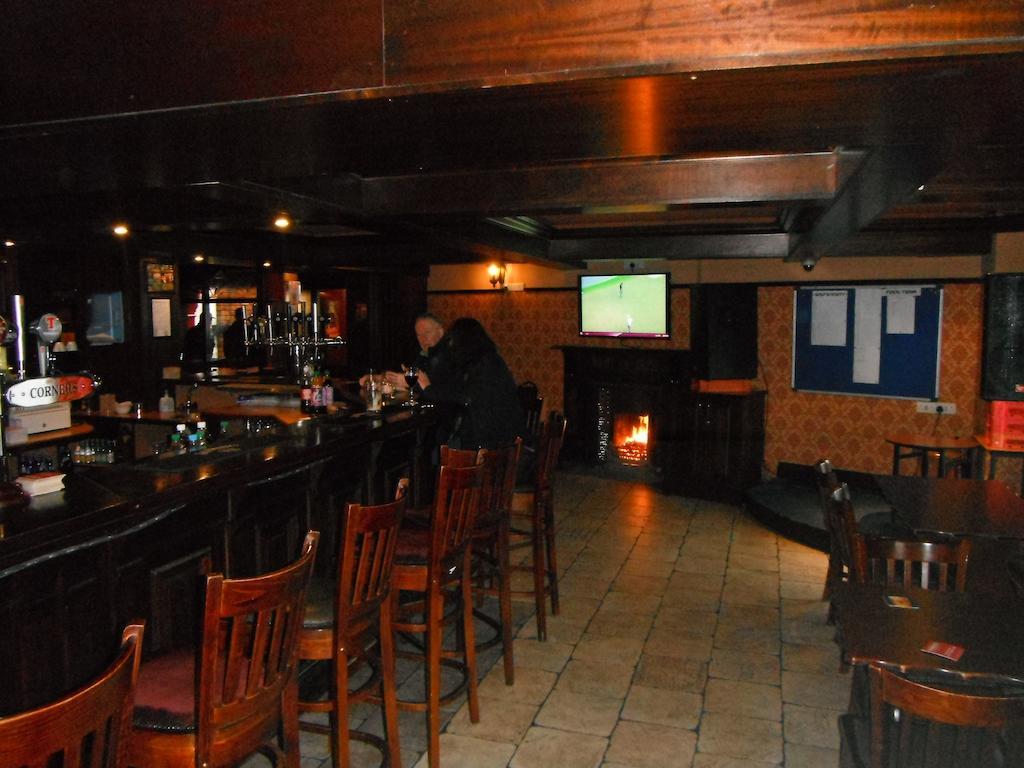 5 Corners Guest Inn Ballyclare Esterno foto