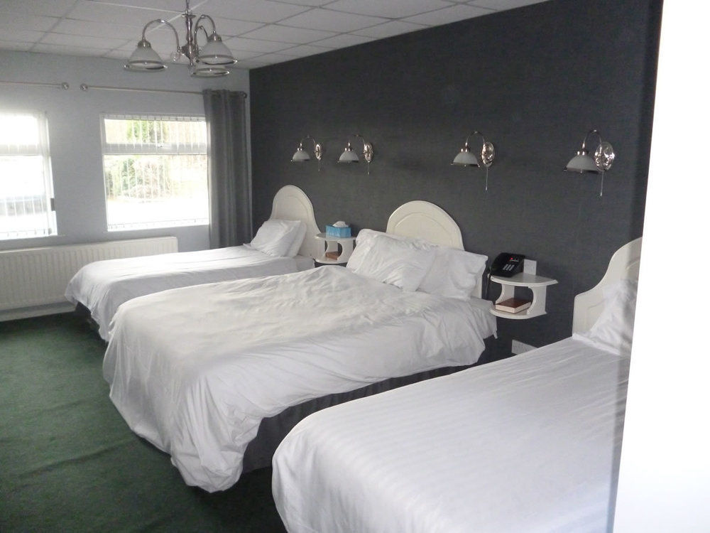 5 Corners Guest Inn Ballyclare Esterno foto
