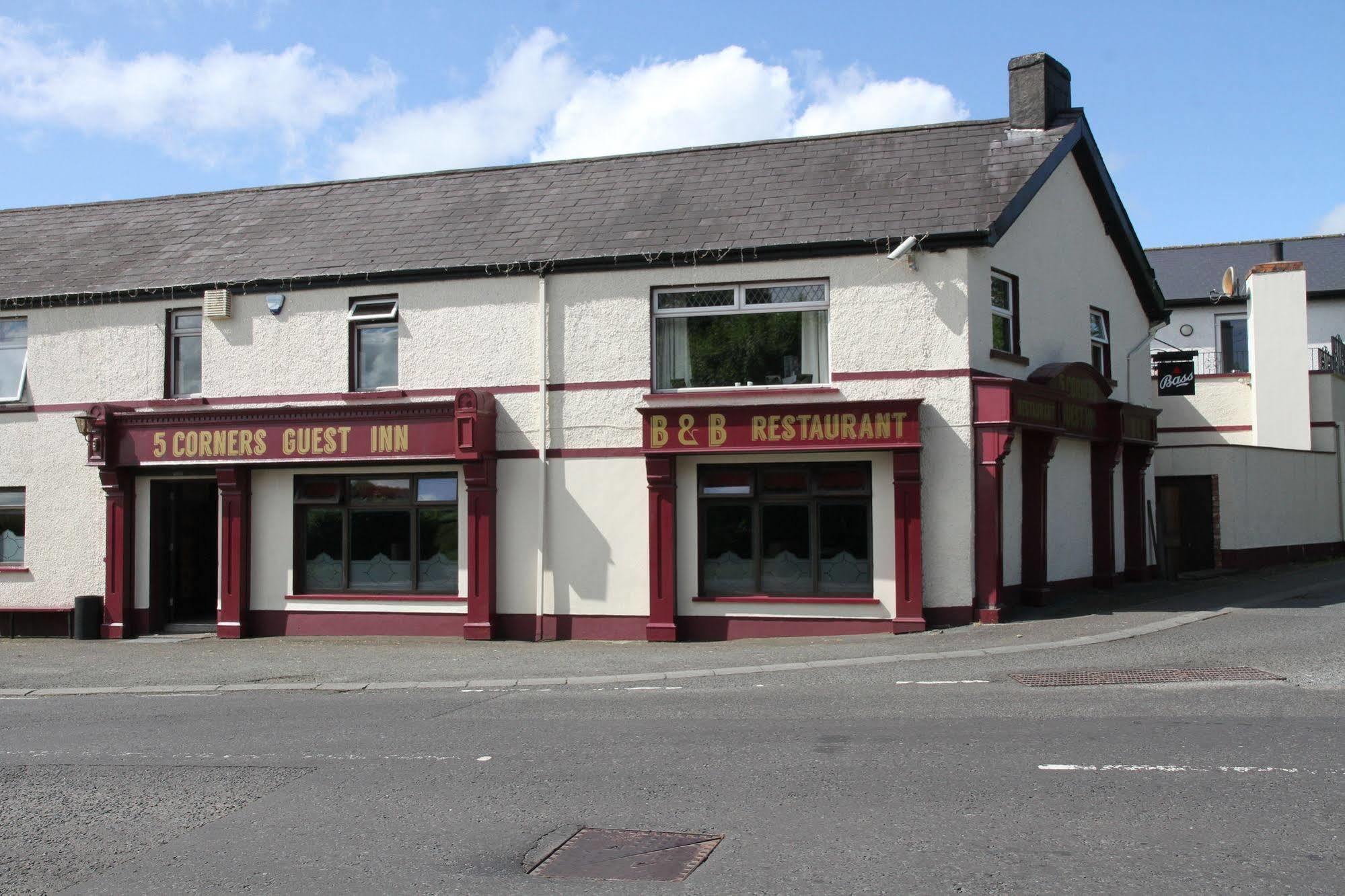 5 Corners Guest Inn Ballyclare Esterno foto
