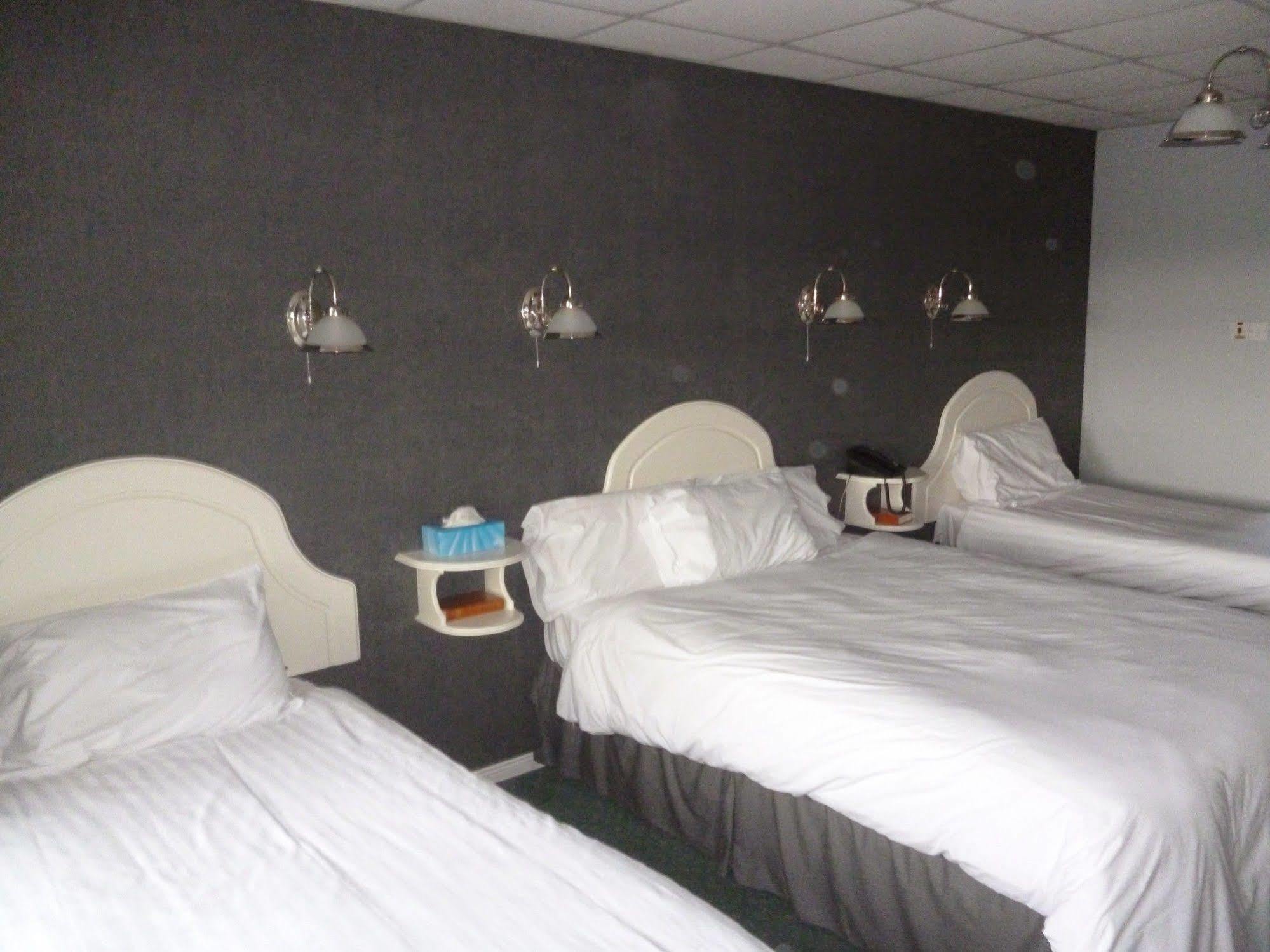 5 Corners Guest Inn Ballyclare Esterno foto
