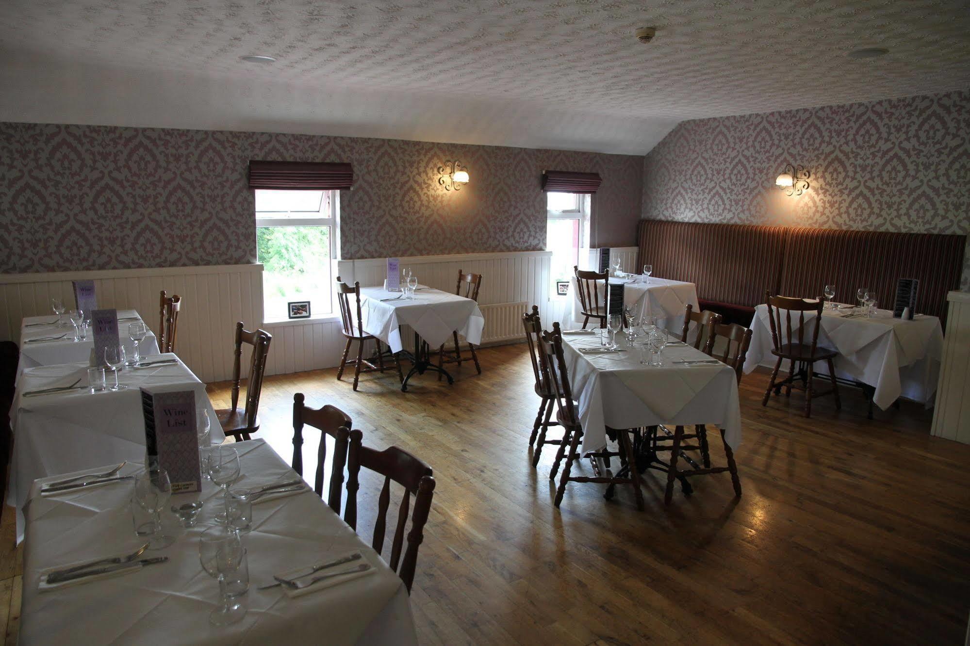 5 Corners Guest Inn Ballyclare Esterno foto